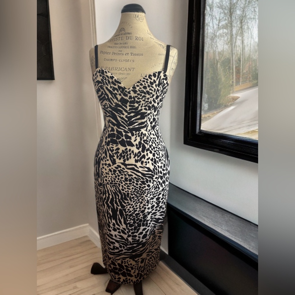 Chic Black and White Patterned Midi Dress